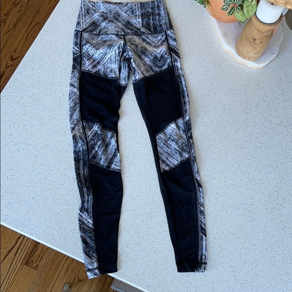 Lululemon Hot to Street Pants Size 4
